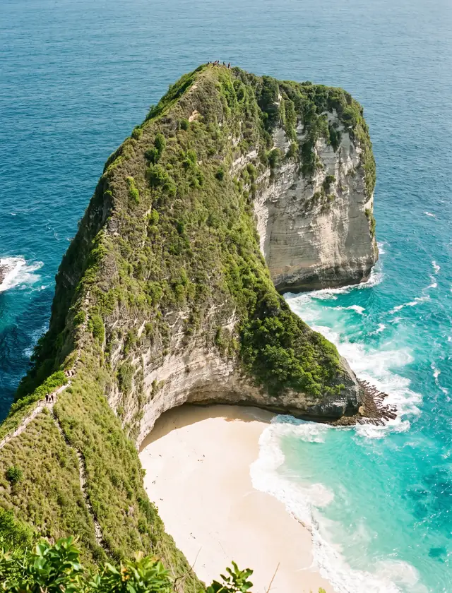 Kelingking cliff on Nusa Penida, Bali
